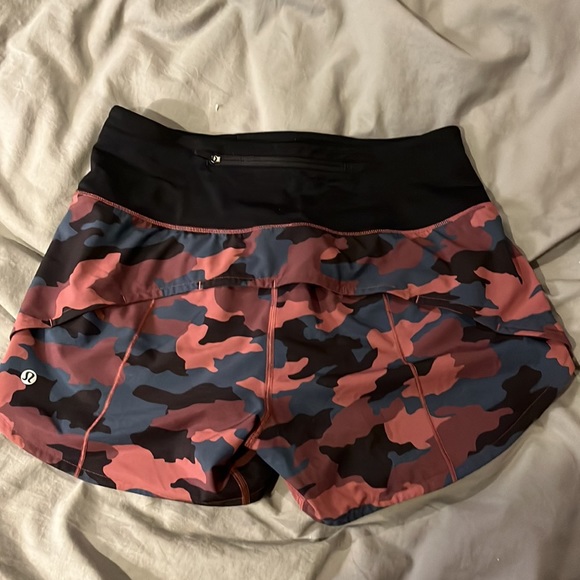 Lululemon shorts - Picture 4 of 5